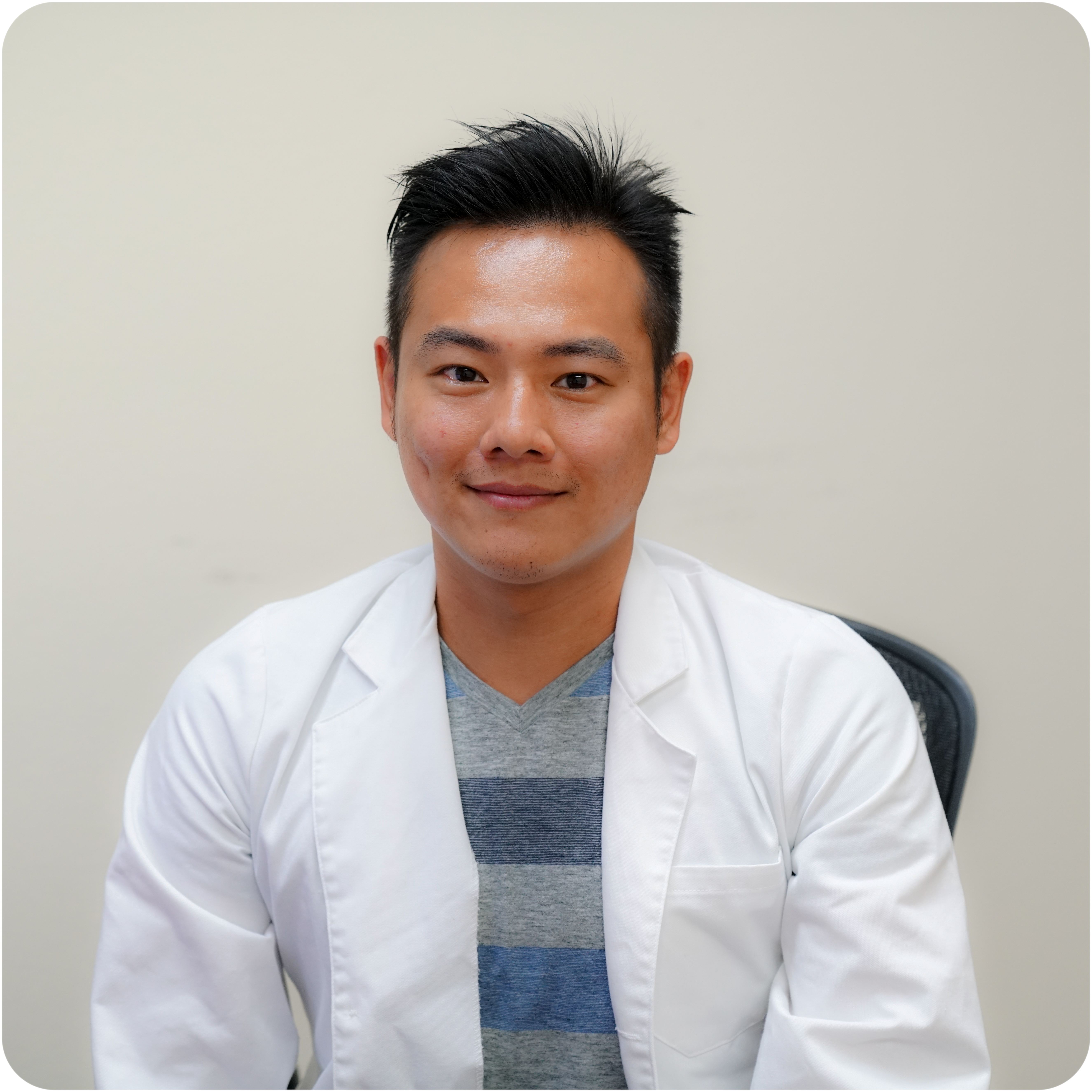 Acupuncturist Zachary Chang